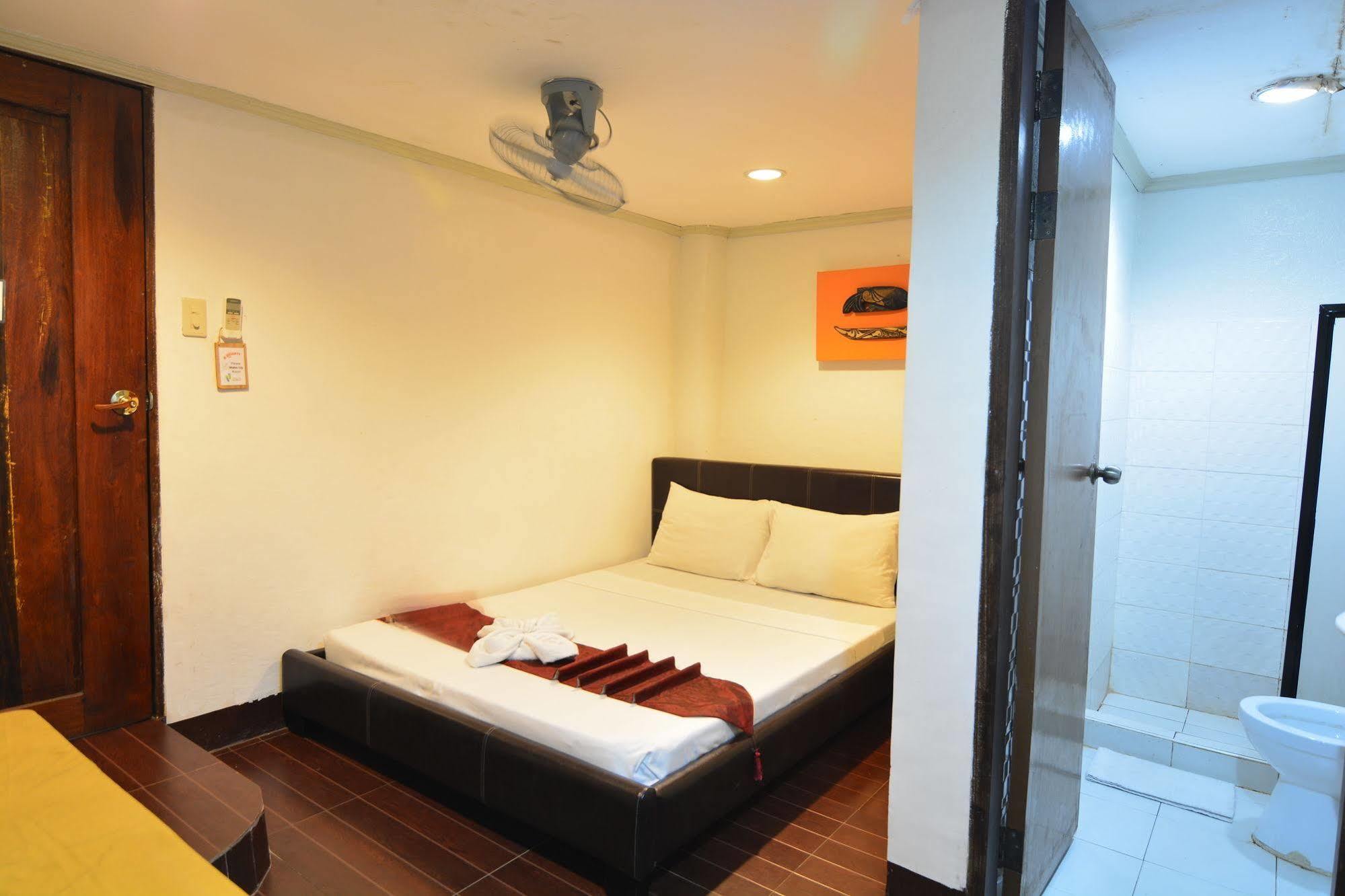 Kawayanan Heights Inn コロン エクステリア 写真