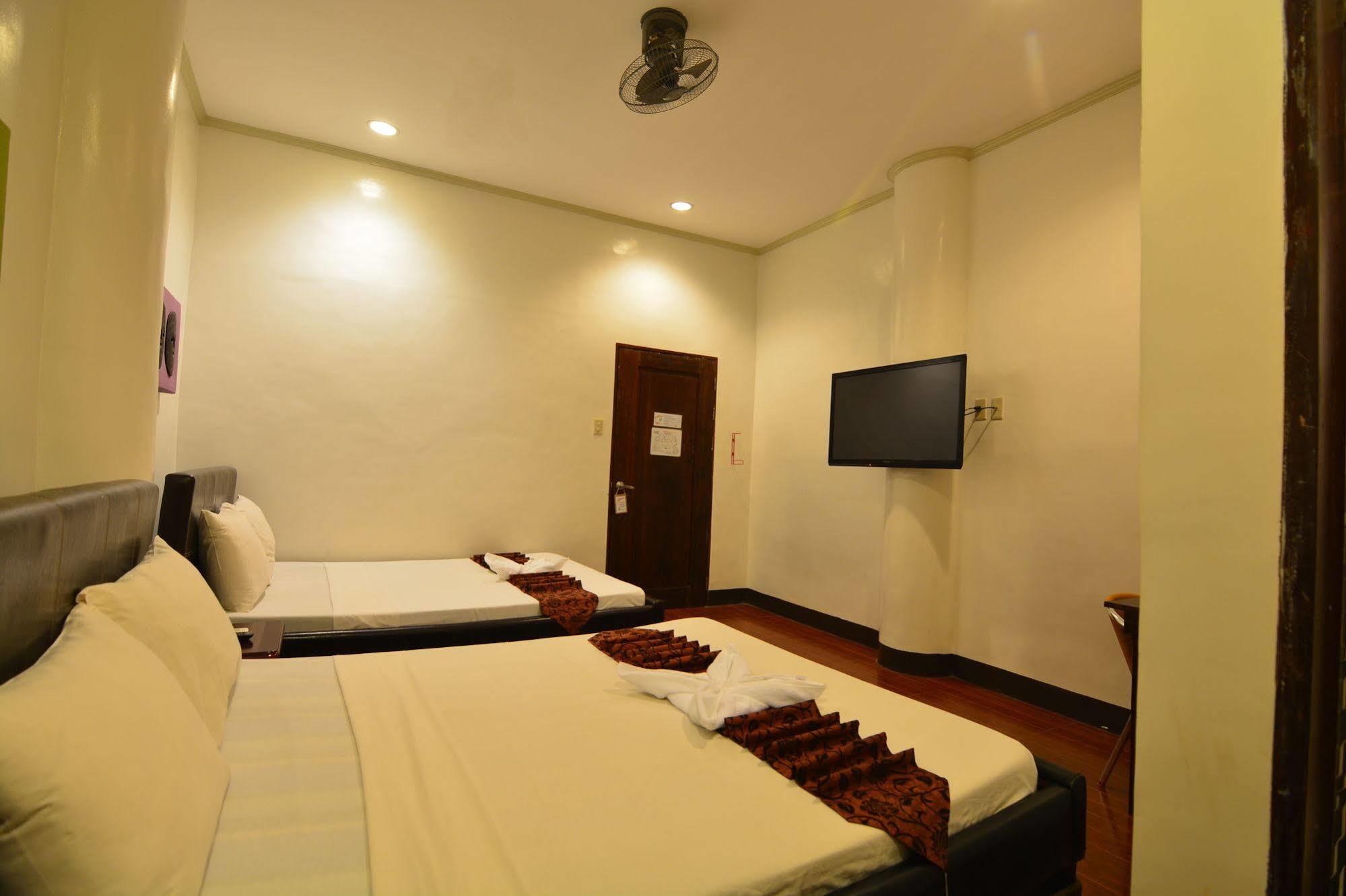 Kawayanan Heights Inn コロン エクステリア 写真