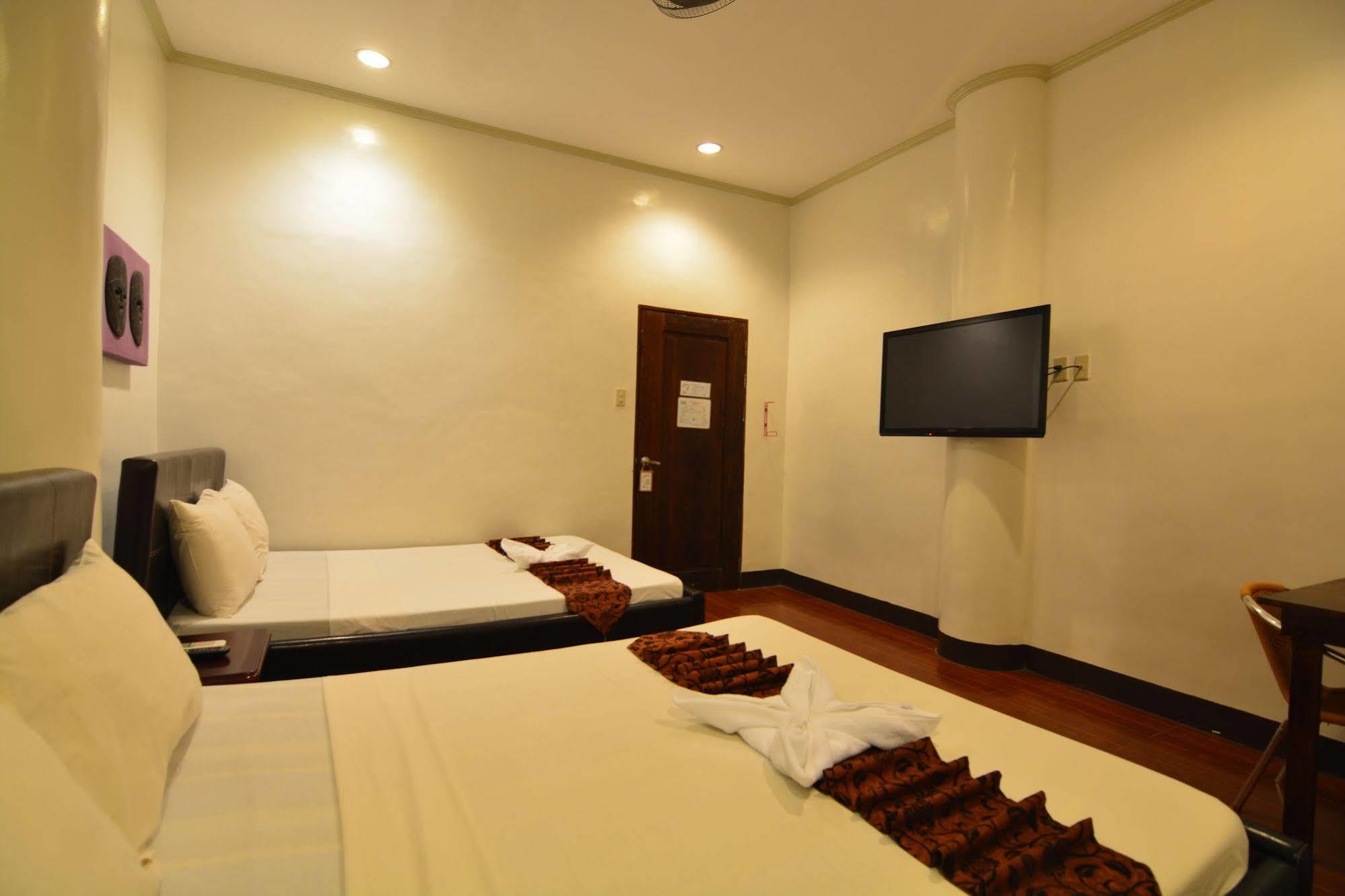 Kawayanan Heights Inn コロン エクステリア 写真
