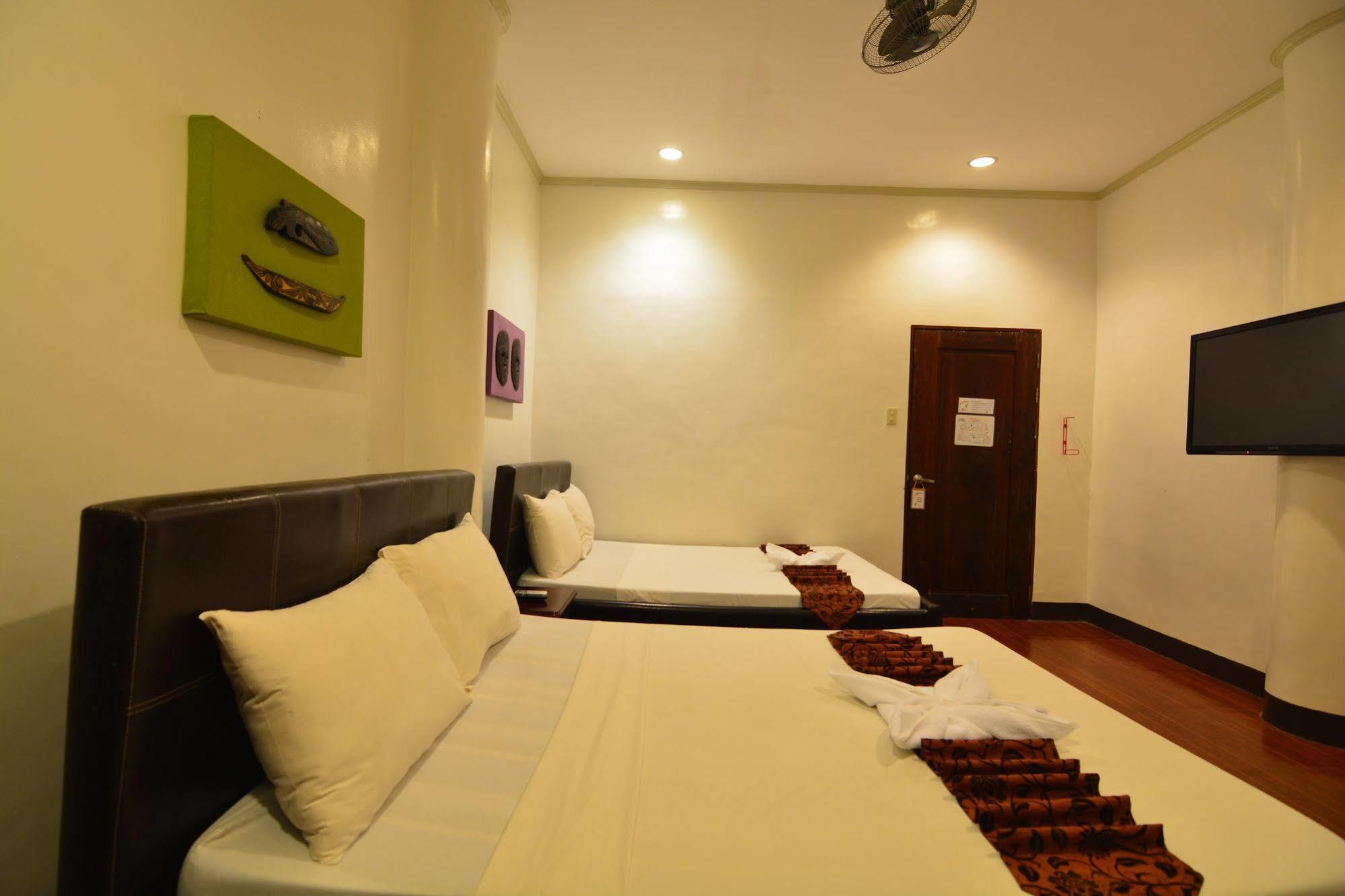 Kawayanan Heights Inn コロン エクステリア 写真